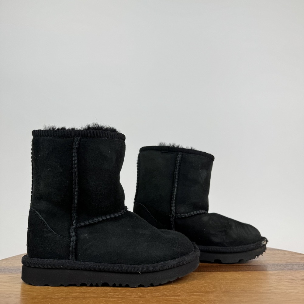 Little Kids Ugg Classic II Black Suede Wool Lined Comfort Causal Boots Size 9 C